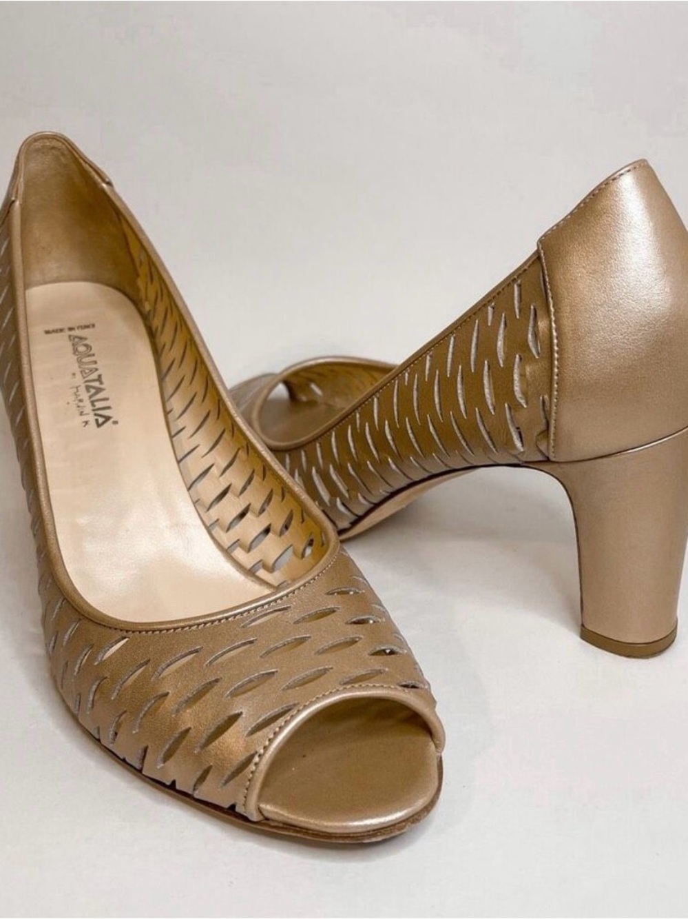 Aquatalia Roxy Rose Gold Pumps Size 9.5